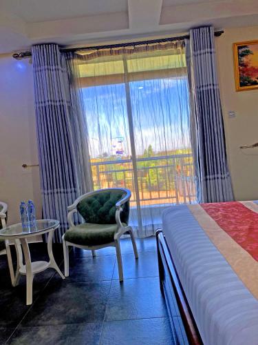 Deluxe Double Room image 3