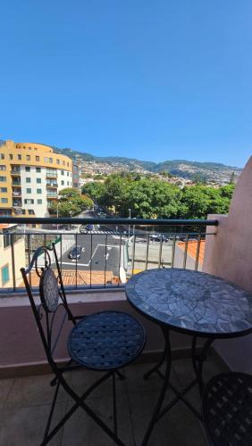 Garden and Seaview Apartment - Free Parking