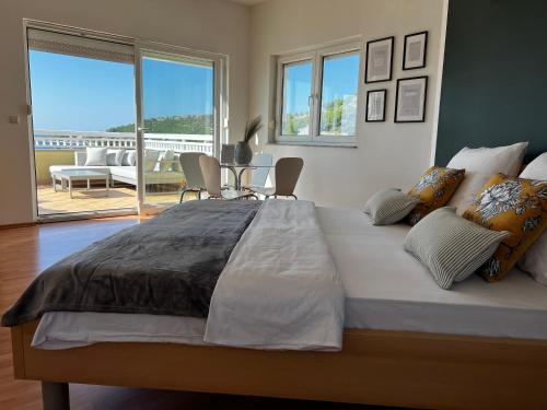 Kavajin Rooms in Duce