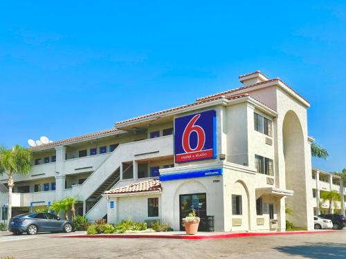 Motel 6-Bellflower, CA - Los Angeles