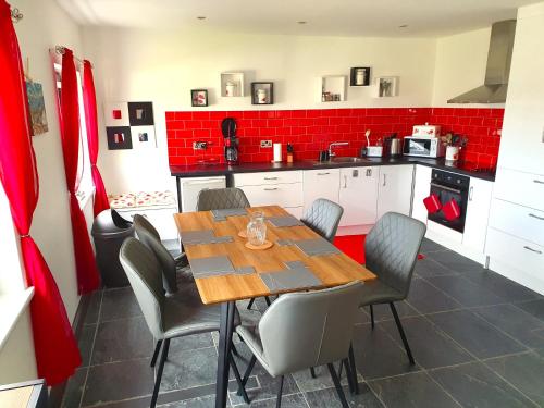 Shore Cottage on Valentia Island - Cosy comfort at the sea in Kerry in Knights Town