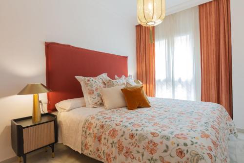 Balcón de Picasso: Bright apartment with incredible views