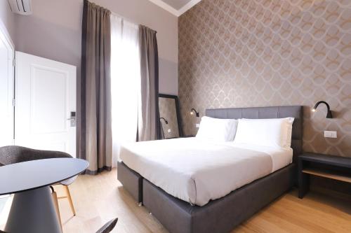 Standard Double Room image 7