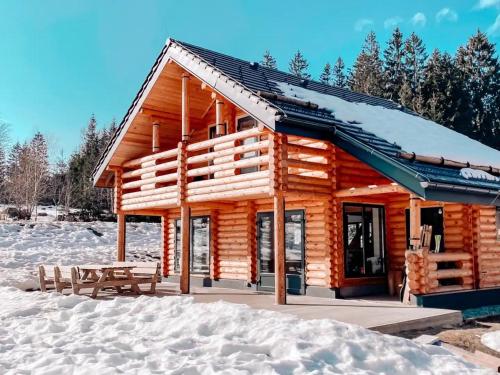 Pur Natur! Wandern und Skifahren - Trahütti Premium Lodges