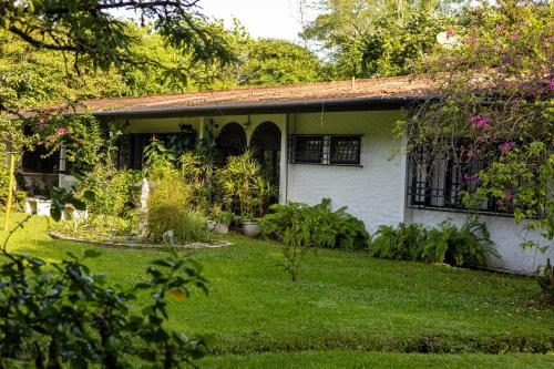 Villa Blanca Antón