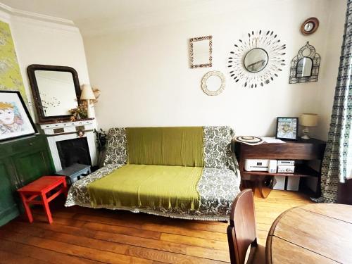 Flat in Montmartre/Abbesses, Parigi (foto 4)
