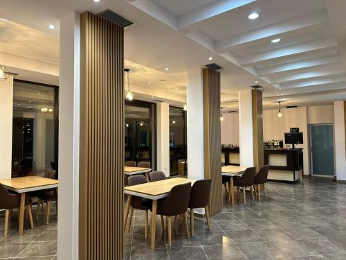 ห้องอาหาร, Hotel Verzaci in รินาส