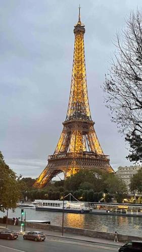Splendid Eiffel Tower & La Seine - 8 Beds - Location saisonnière - Paris