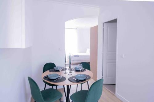 Le Joli Appartement - Parking Gratuit, Wifi, RER C Choisy-le-Roi 5