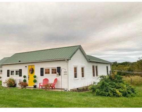 Green Acres Farmhouse Fugitive Beach/Military/MS&T Green Acres Farmhouse Fugitive Beach/Military/MS&T