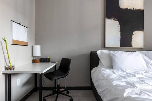 Private, Modern Luxury 2 Bd/ 2 Ba in Santa Ana, USA