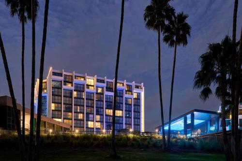 VEA Newport Beach, a Marriott Resort & Spa