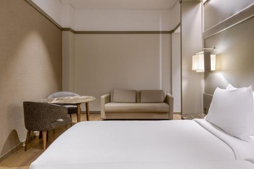 AC Hotel Recoletos - image 8