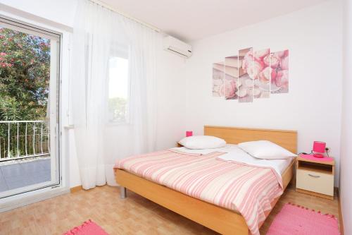 One-Bedroom Apartment with Terrace image 10