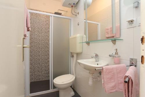 One-Bedroom Apartment with Terrace image 7