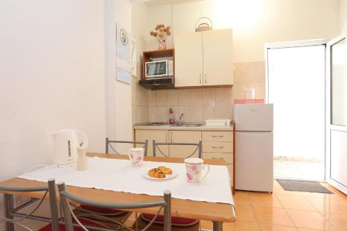 One-Bedroom Apartment with Terrace image 5
