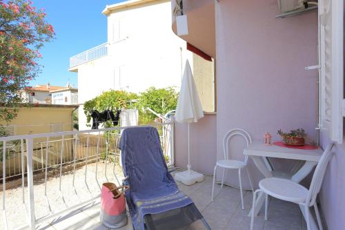 One-Bedroom Apartment with Terrace image 3