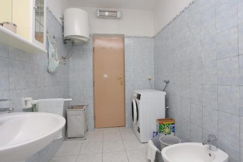 One-Bedroom Apartment with Terrace image 7