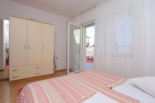 One-Bedroom Apartment with Terrace image 8