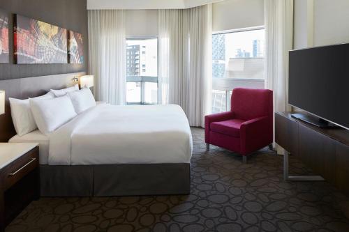 Delta Hotels by Marriott Montreal image 49
