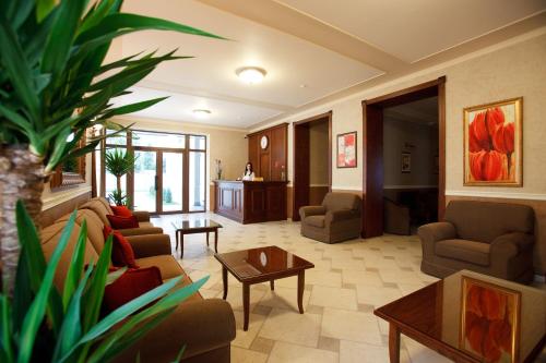 CityClub Hotel - image 14