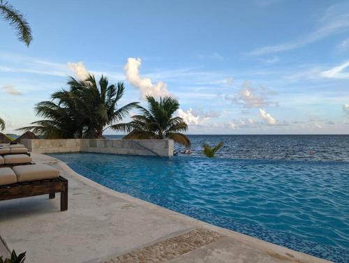 Peninsula Luxury Apartments with ocean front and espectacular views - no pets, Канкун (фото 10)