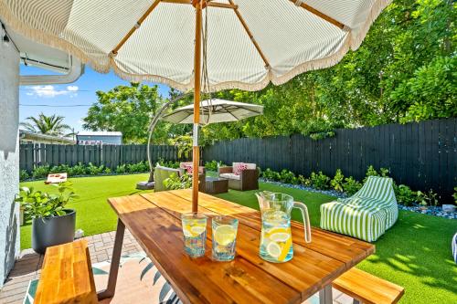 Mini golf ultra cozy 3B2B with work space & parking