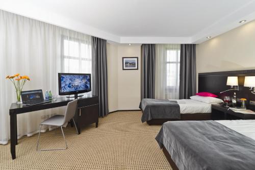 1 queen bed