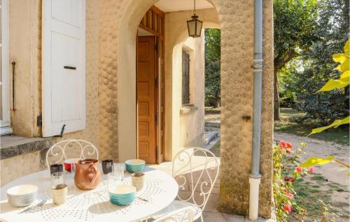 Stunning Home In Chamaret With Kitchen