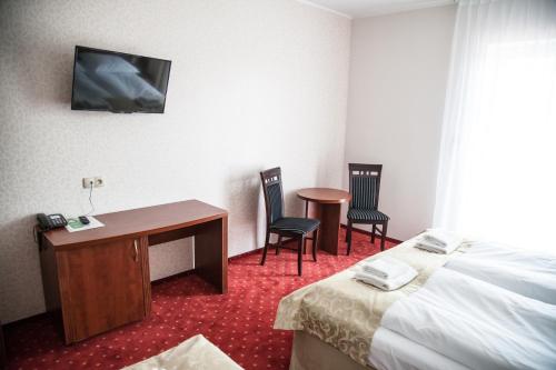 3 twin beds