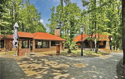 Gorgeous Home In Gustelnica With Kitchen