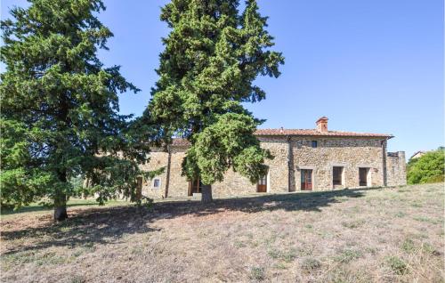 Gorgeous Home In Anghiari With Outdoor Swimming Pool