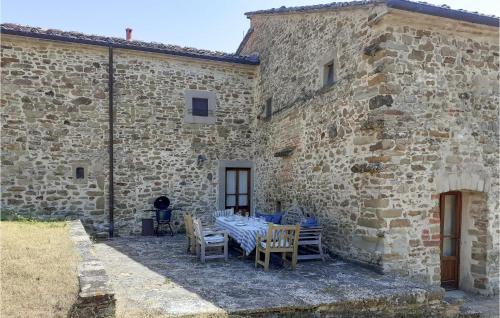 Gorgeous Home In Anghiari With Outdoor Swimming Pool