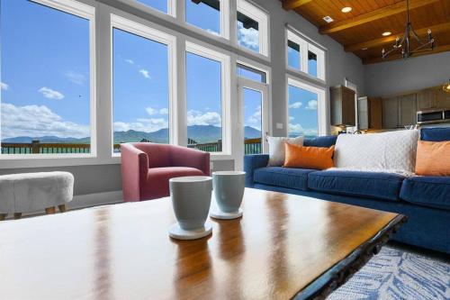 Modern Cabin near Smoky Mountain National Park in Gatlinburg, USA