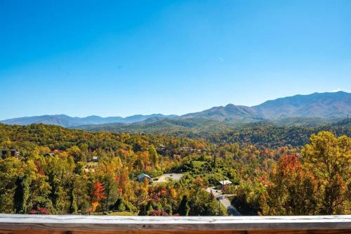 Modern Cabin near Smoky Mountain National Park in Gatlinburg, USA