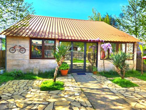 House & Yard Sesil XL 90m to beach, Ureki