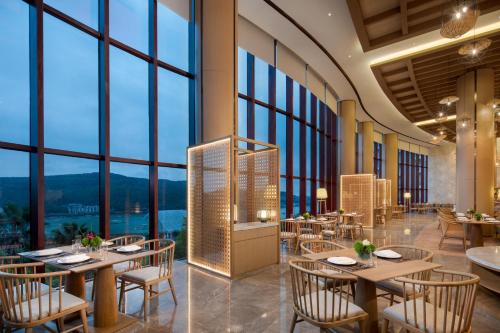 Crowne Plaza Zhoushan Seaview, an IHG Hotel