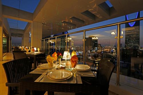 Εστιατόριο, Cantonal Hotel By Warwick in Ριάντ