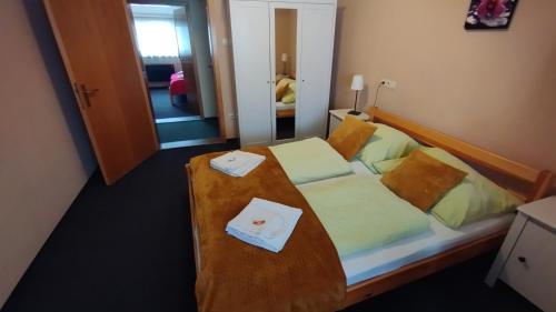 Jasmin Privatzimmer - image 14