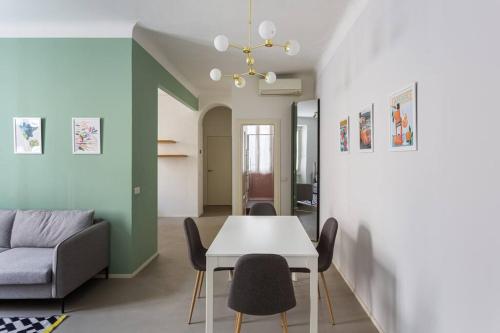 Central and Glamour home!, Milan