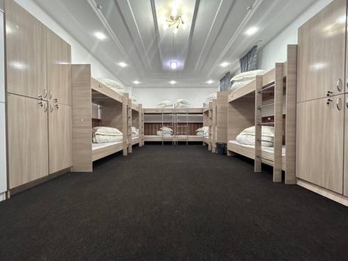 Cama, Star in Almaty