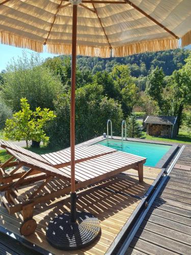 Chambre dans chalet avec piscine