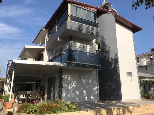 Paradise Villa, 2 min walk from Güzelçamlı beach.