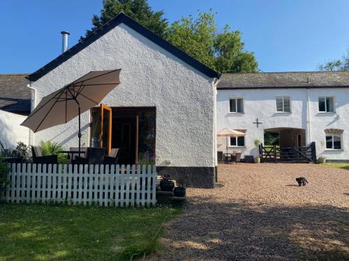 The Old Rectory Cottages - Six Luxurious Cottages Set In Grounds With Indoor Pool