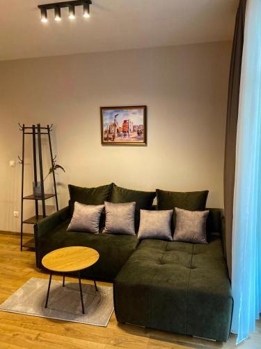 Urban Elegance by Eagles' Bridge · Sofie