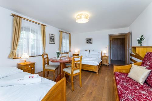 Deluxe Double or Twin Room with Mountain View