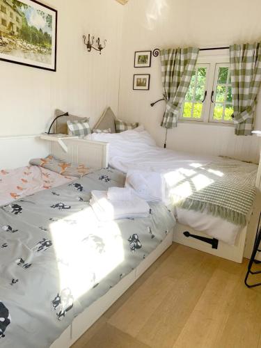 Beautiful Shepherd's Hut - Lois Weedon in แวพเพนแนม