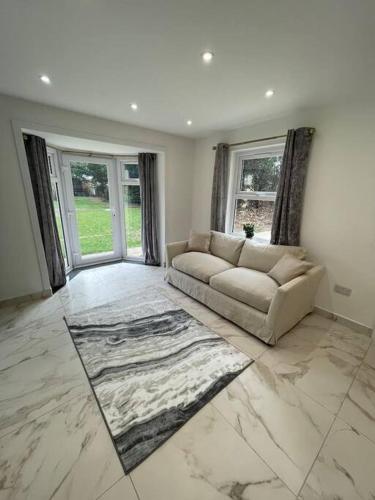 Lovely Two Bedroom House in Central Kidlington in Nyugat-Kidlington