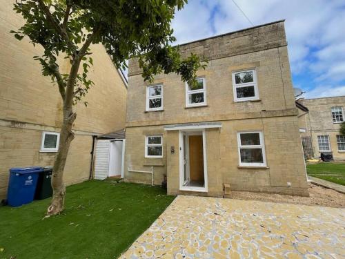 Lovely Two Bedroom House in Central Kidlington in Nyugat-Kidlington