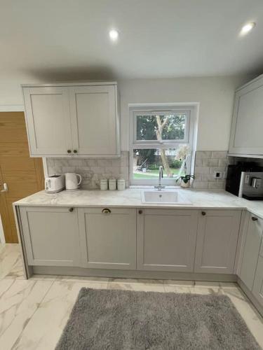 Lovely Two Bedroom House in Central Kidlington in Nyugat-Kidlington